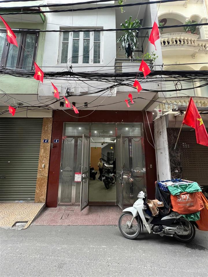 Bán nhà dt 45 mét, nhà dân xây, 4 tầng, gần 5 trường học, ô tô 5 chỗ đi qua nhà, giá chỉ nhỉnh 8 tỷ