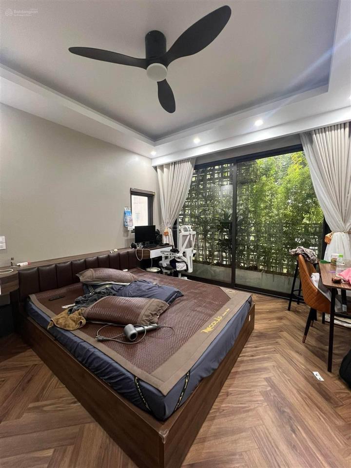 Bán nhà dt 45 mét, nhà dân xây, 4 tầng, gần 5 trường học, ô tô 5 chỗ đi qua nhà, giá chỉ nhỉnh 8 tỷ