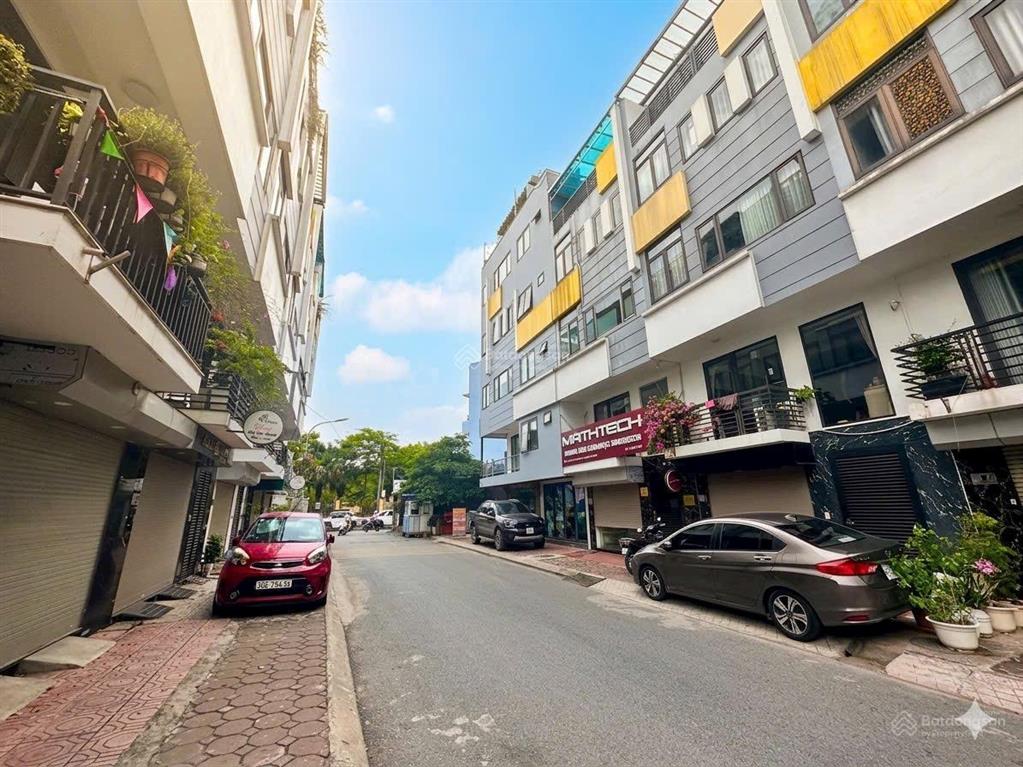 Bán lô góc lâm hạ, 3 mặt tiền, đẹp long biên, thoáng vĩnh viễn, trước mặt view hồ, dt 265m², giá