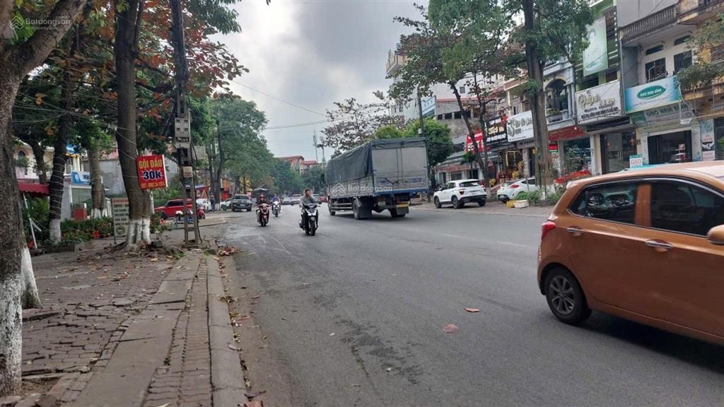 Bán mặt phố trạm, dt 95 mét nhà 5 tầng, vỉa hè kinh doanh đỉnh, phố buôn bán ngày đêm cho thuê giữ