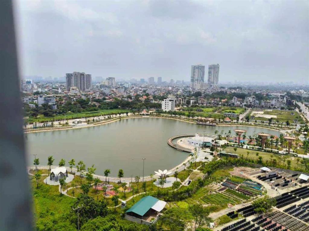 Bán đất bồ đề, view hồ mặt hồ bồ đề 230m  mt 11.3m giá đầu tư 380tr/m2
vị trí ngay gần trường