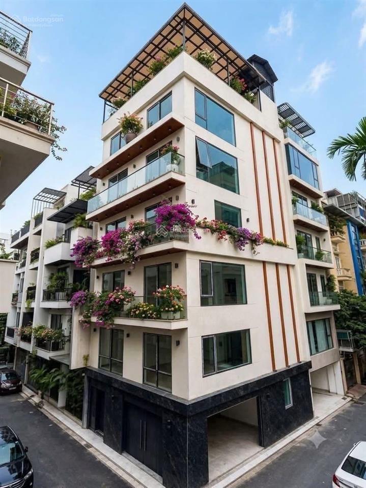 Cần thanh khoản tòa nhà khách sạn mặt phố hồng tiến  phường bồ đề  hà nội