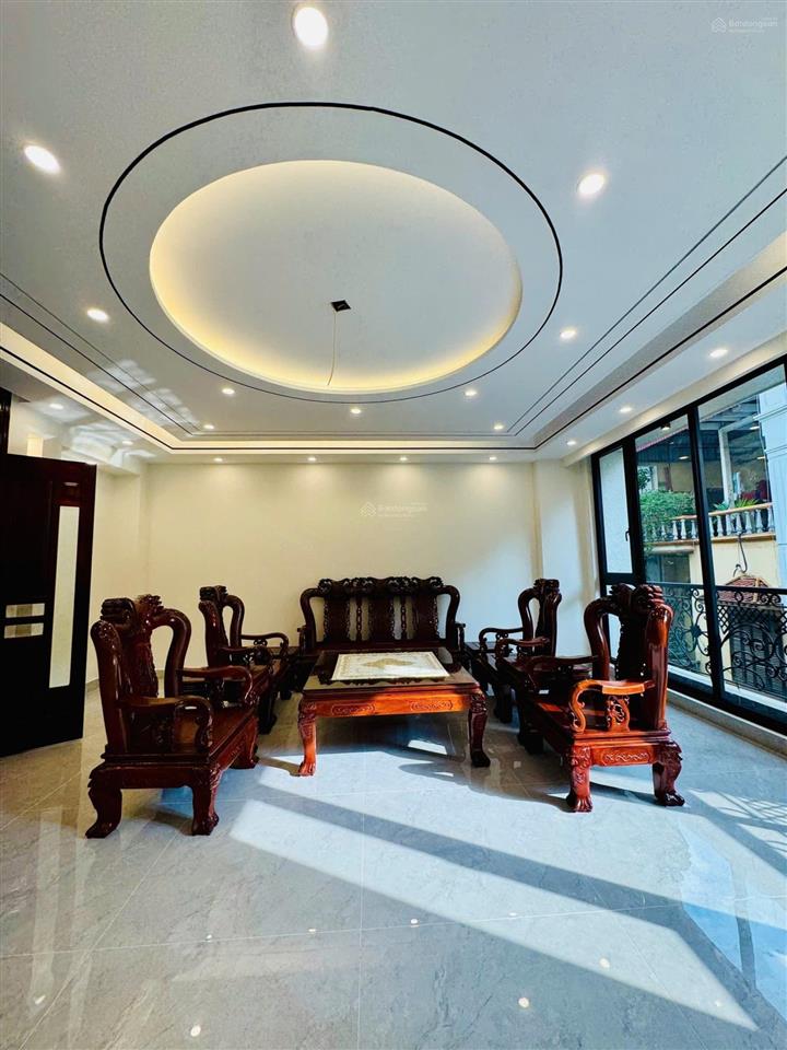 Cần thanh khoản tòa nhà khách sạn mặt phố hồng tiến  phường bồ đề  hà nội