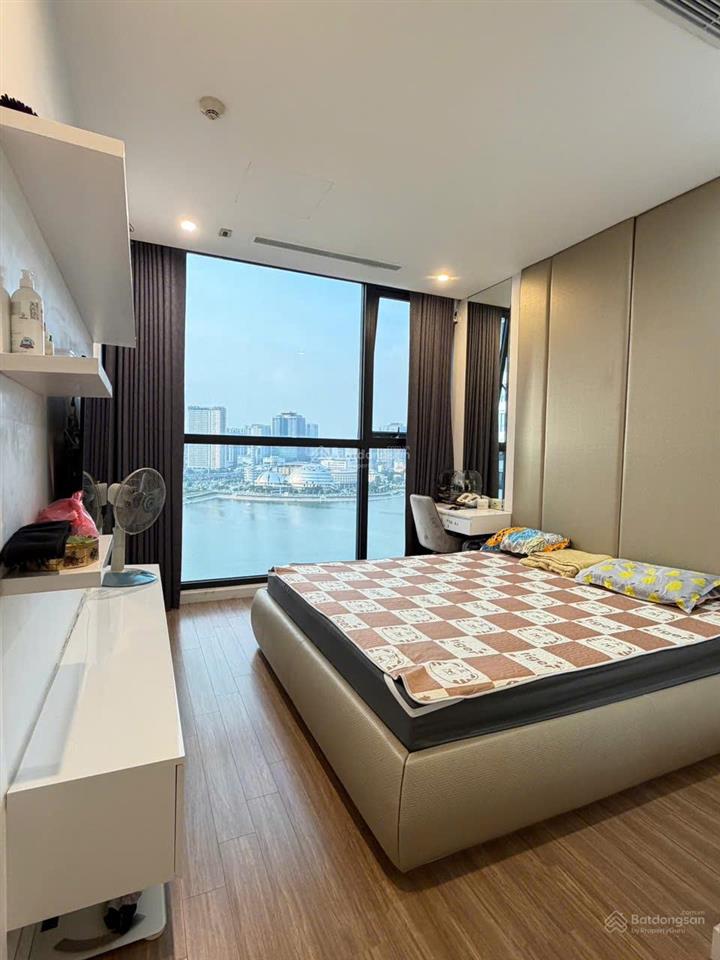Cho thuê 3pn full đồ, view hồ, tầng đẹp vinhomes skylake