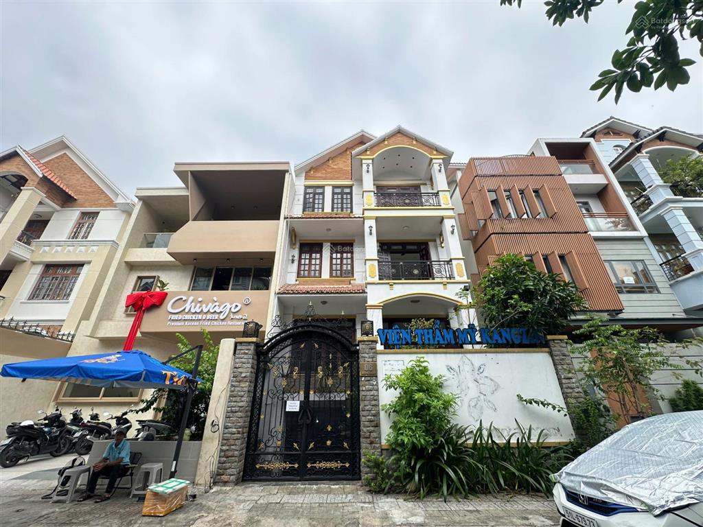 Cho thuê biệt thự ngay phố ẩm thực phan xích long phú nhuận  dt 8x18m  hầm 4 tầng  giá 65 triệu