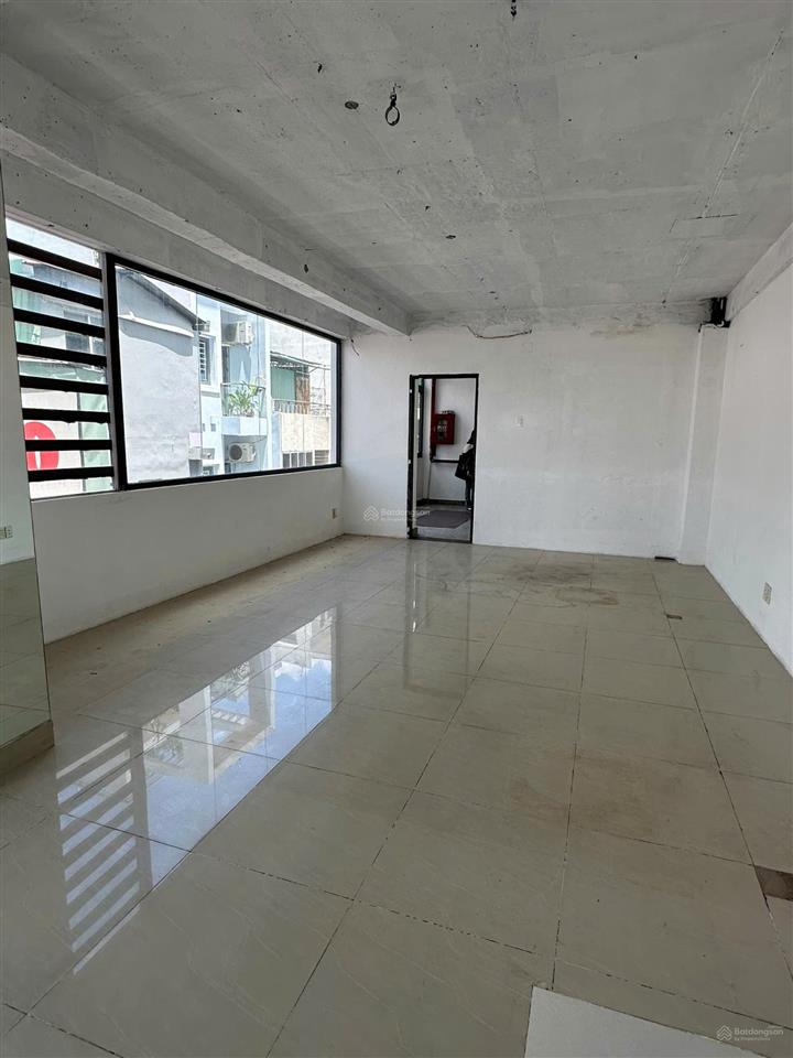 Cho thuê tòa nhà góc 2 mặt tiền đường nguyễn tri phương quận 10  dt 5x14  8 tầng  giá 110 triệu