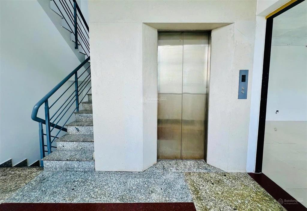 Cho thuê tòa nhà góc 2 mặt tiền đường nguyễn tri phương quận 10  dt 5x14  8 tầng  giá 110 triệu