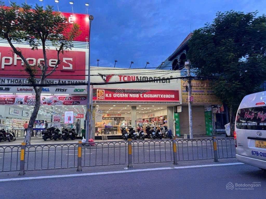 Cho thuê nhà mặt tiền đoạn đầu đường nguyễn thị thập quận 7  dt 8x30m  trệt suốt  giá 80 triệu