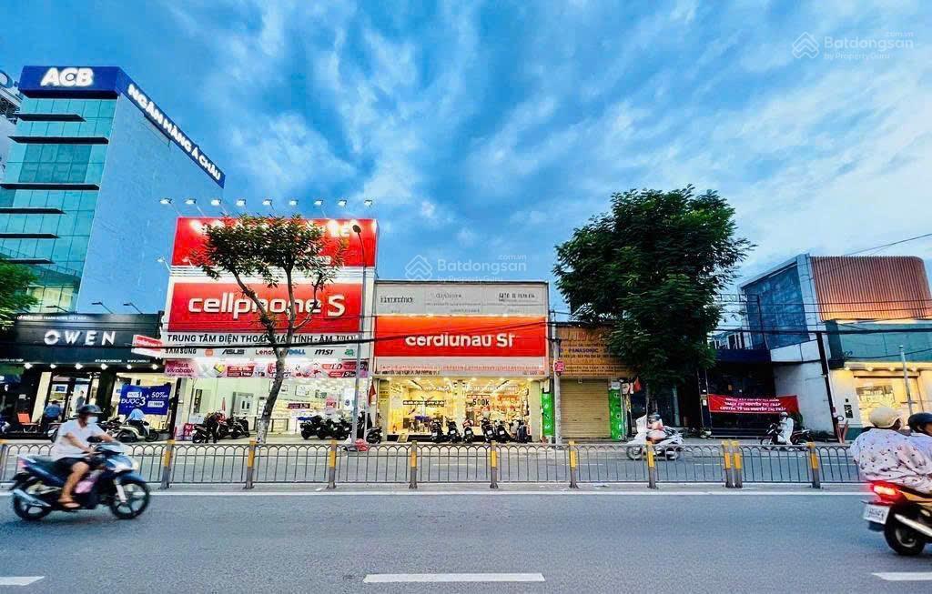 Cho thuê nhà mặt tiền đoạn đầu đường nguyễn thị thập quận 7  dt 8x30m  trệt suốt  giá 80 triệu
