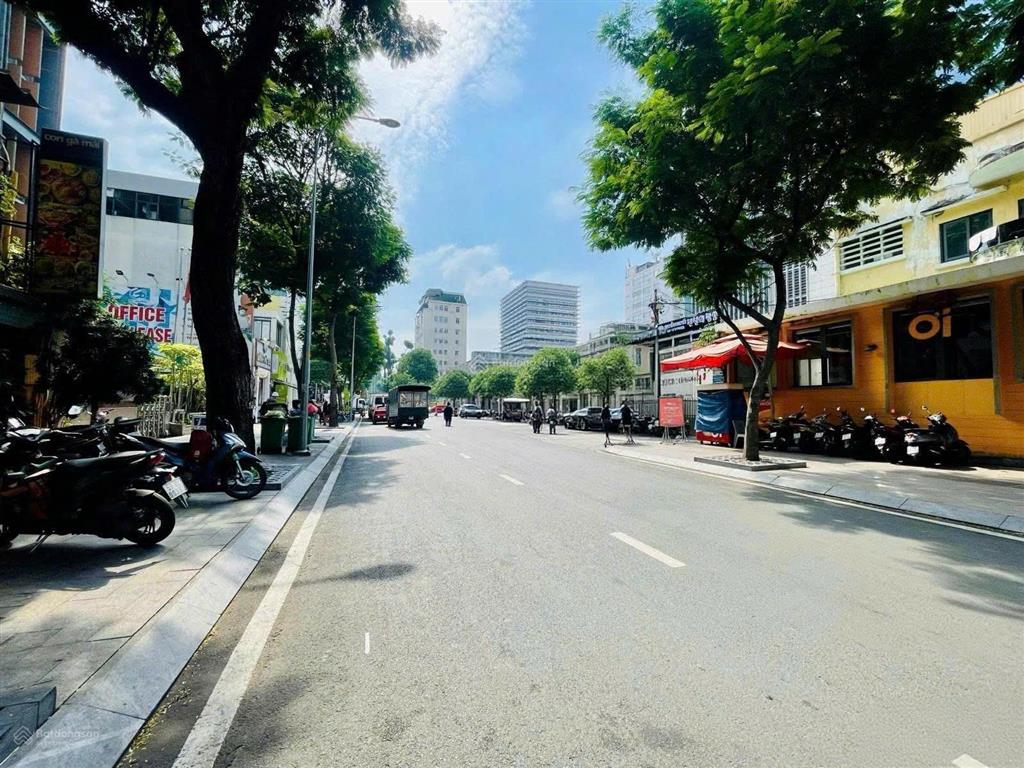 Cho thuê tòa nhà building mặt tiền đường trần cao vân quận 1 dt 25x11  hầm 6 tầng  giá 180 triệu