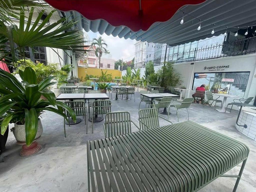 Cho thuê căn góc 2 nhà mặt tiền đường trần văn sắc p.thảo điền q2  dt 25x25  trệt lầu  180 triệu