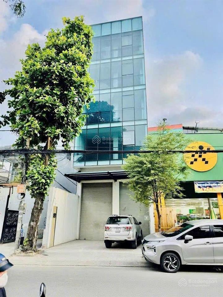 Cho thuê tòa nhà góc 2 mặt tiền đường nguyễn văn khối gò vấp  dt 7x30  hầm 5 tầng  68 triệu