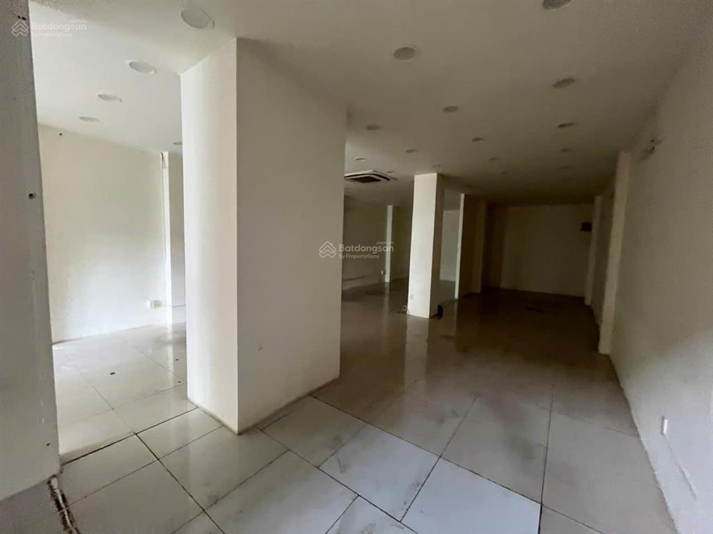 Cho thuê nhà 2 mặt tiền đường nguyễn đình chiểu q3  2 chiều  dt 6x18  trệt 2 lầu  giá 80 triệu