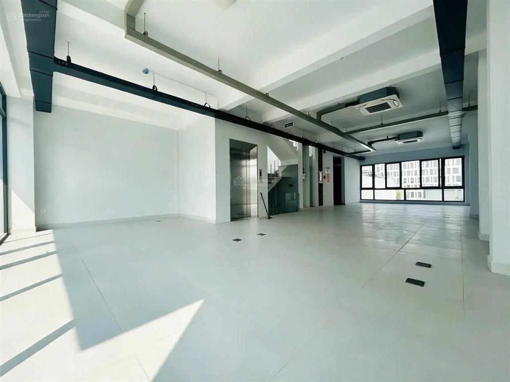 Cho thuê tòa nhà văn phòng ngay lotte đường lê trung nghĩa q.tân bình  dt 8x20  6 tầng  80 triệu