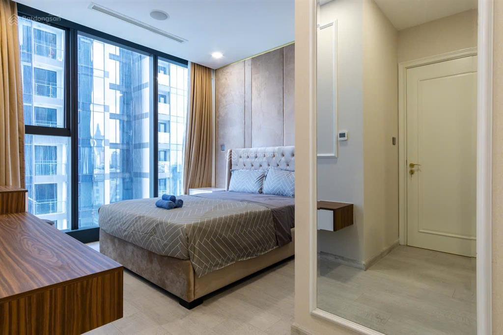 Bán căn 2pn vinhomes golden river quận 1