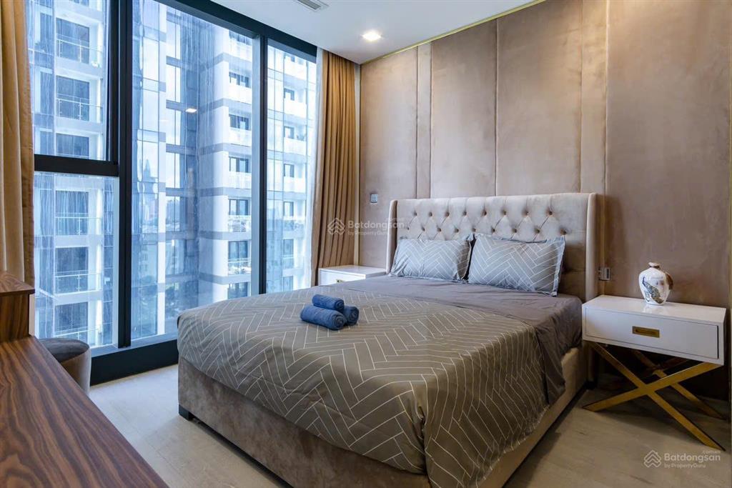 Bán căn 2pn vinhomes golden river quận 1