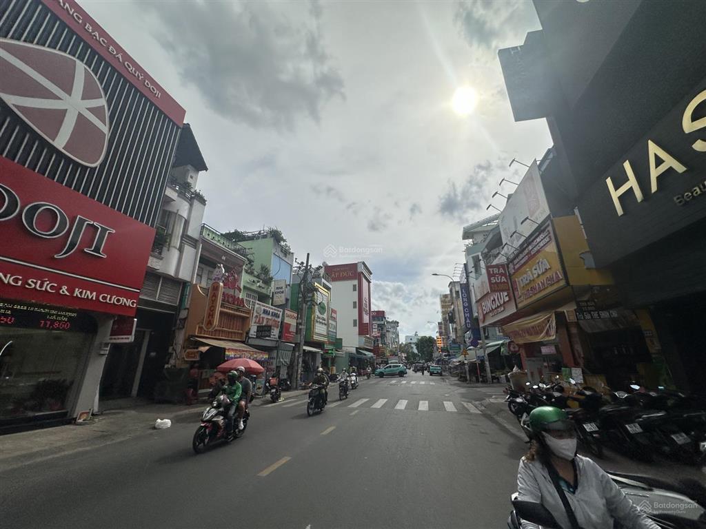 Ngang siêu khủng 18m, bán nhà 2 mặt tiền đường tân hương dt 18x18m giá 69 tỷ, hđt 230tr/tháng