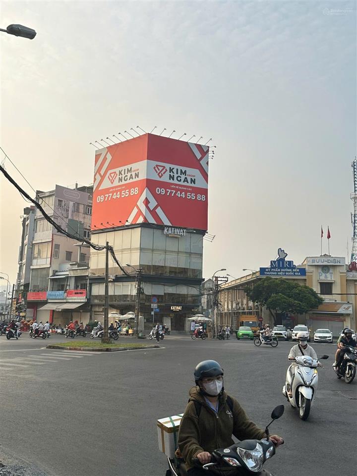 Siêu vị trí, tòa nhà 7 tầng góc vòng xoay 3 mặt tiền châu văn liêm ngang 10m, hđt 250tr/th giá 56tỷ