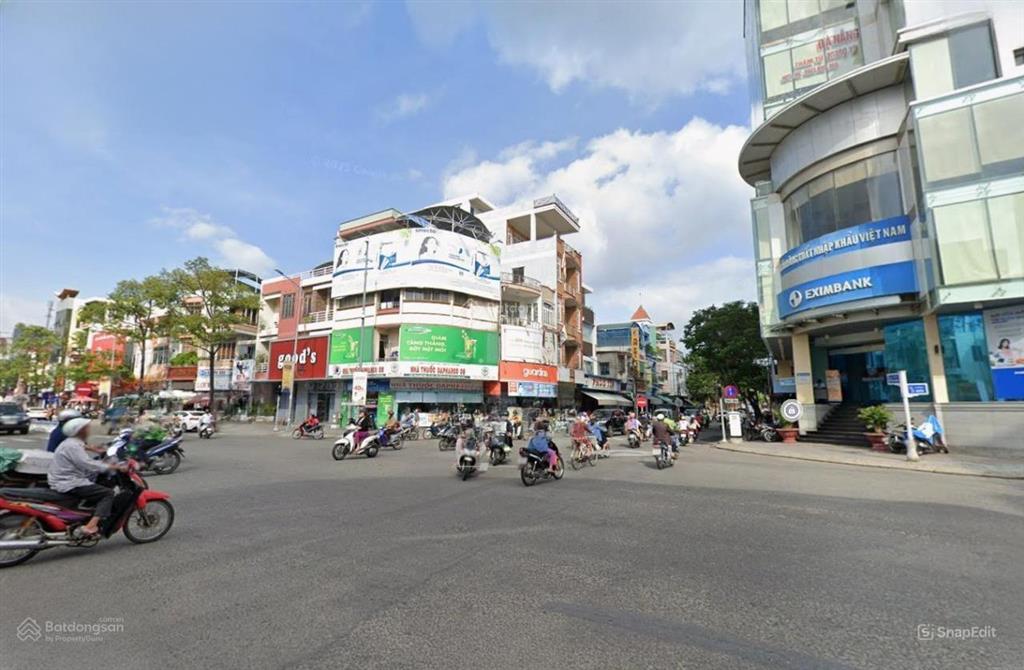 Vị trí nổi bật, góc ngã tư lê duẩn  ông ích khiêm  22x16m  hđt 220 triệu  giá 59 tỷ