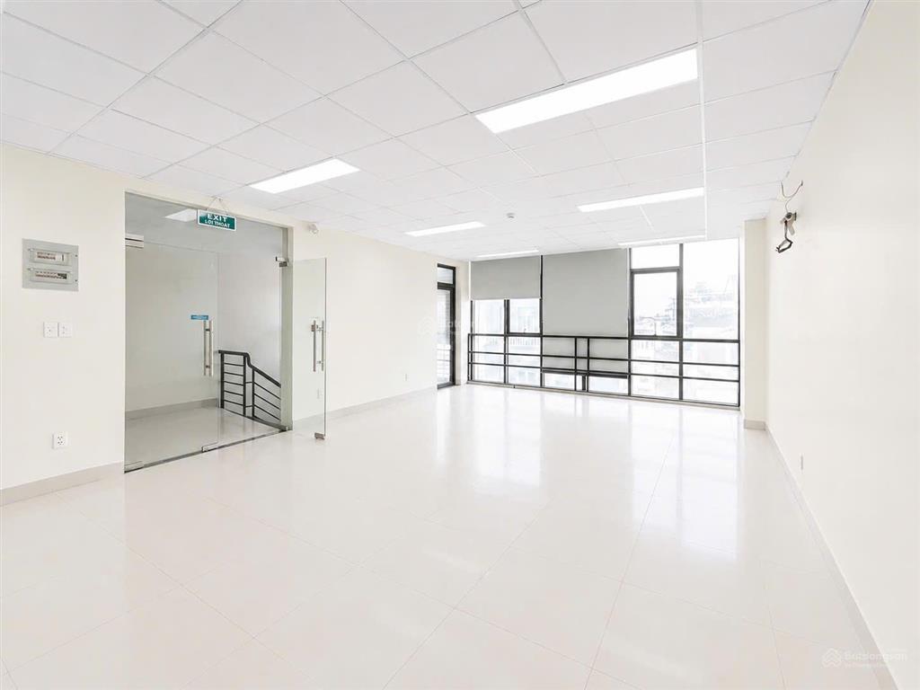 Tòa nhà mặt tiền ngay lũy bán bích  8x20m  hầm 6 tầng đầy đủ pccc giá 110 triệu