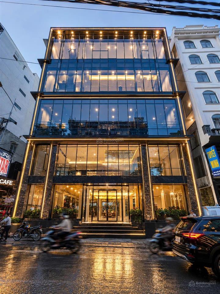 Bán tòa nhà 6 tầng mặt tiền ngay bãi sau  dt 19x17m  80 phòng  hđt 300 triệu/tháng  giá 65 tỷ