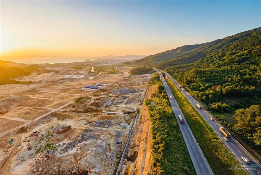 Chỉ từ 800tr sở hữu ngay căn liền kề vị trí đẹp 72m2, dtxd 202m2, xây 4 tầng giá rẻ nhất thị trường