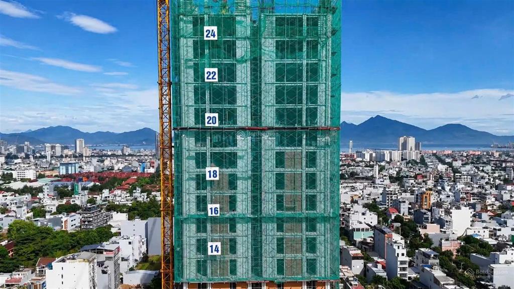 Bán gấp căn góc hoa hậu 2pn tầng cao view trực diện biển + bán đảo sơn trà, hỗ trợ vay 70%