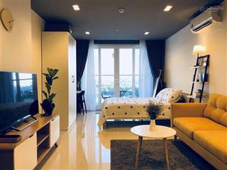 Chính chủ cần bán gấp căn hộ sky center 36m2 giá 2.7 tỷ. đt 0909 476 *** gặp cường view thoáng mát