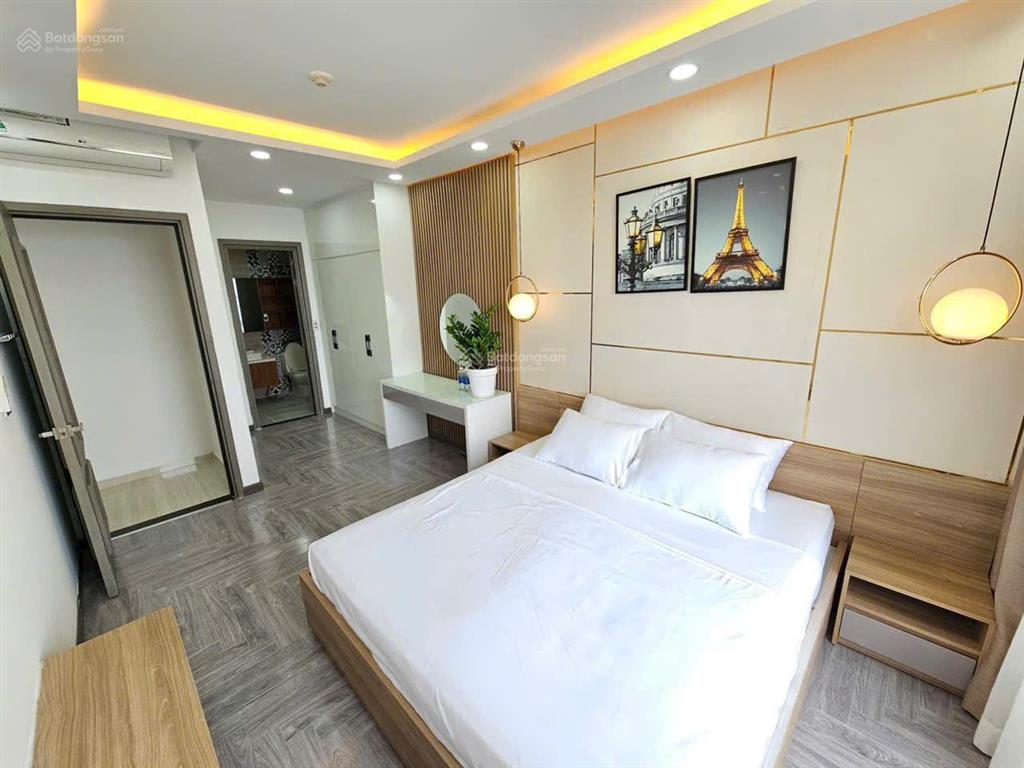 Chính chủ cần bán gấp căn hộ cao cấp sky center 98m2 3pn 8.5 tỷ . đt 0909 476 *** gặp cường view mát