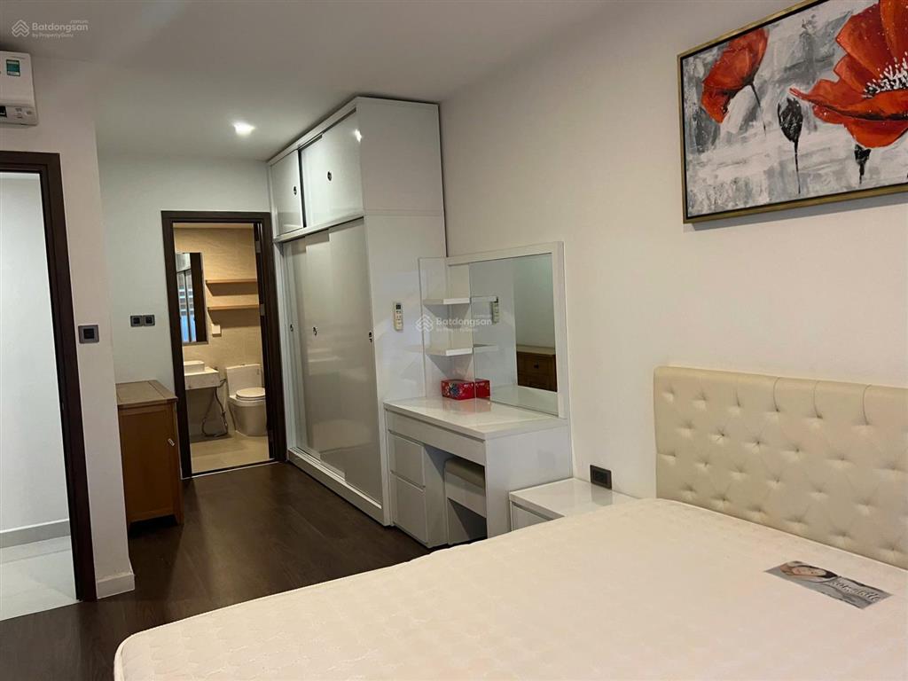 Cho thuê saigon royal tầng cao view bitexco & nhà rồng 88m2 2pn2wc chỉ 25 triệu   0931 8o 26 8o