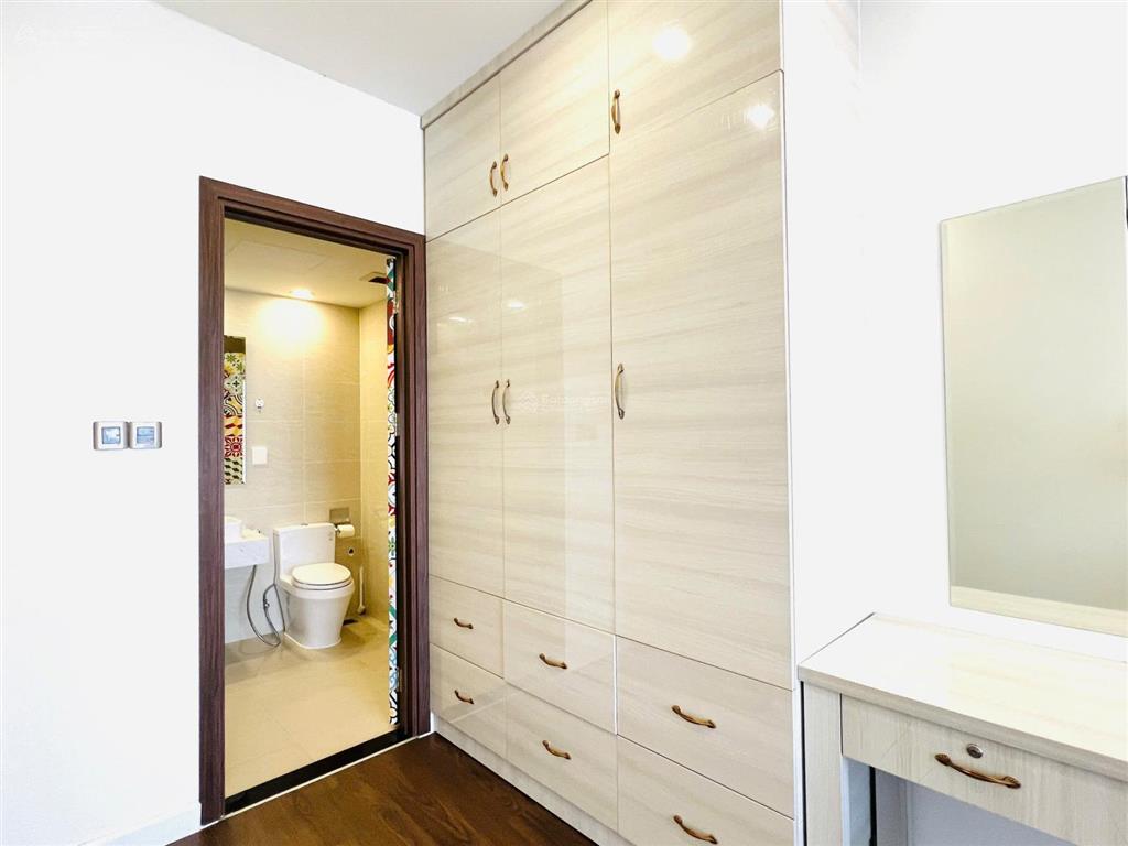 Cho thuê saigon royal tầng cao view bitexco & nhà rồng 88m2 2pn2wc chỉ 25 tr/th   0931 802 ***