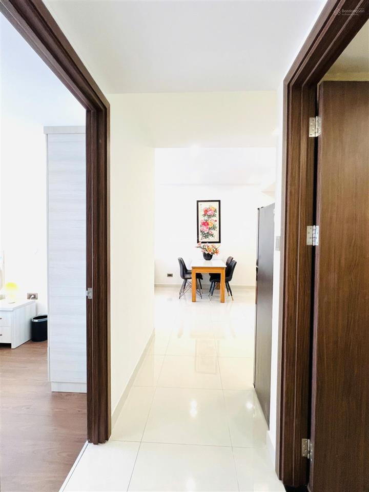 Cho thuê saigon royal tầng cao view bitexco & nhà rồng 88m2 2pn2wc chỉ 25 tr/th   0931 802 ***