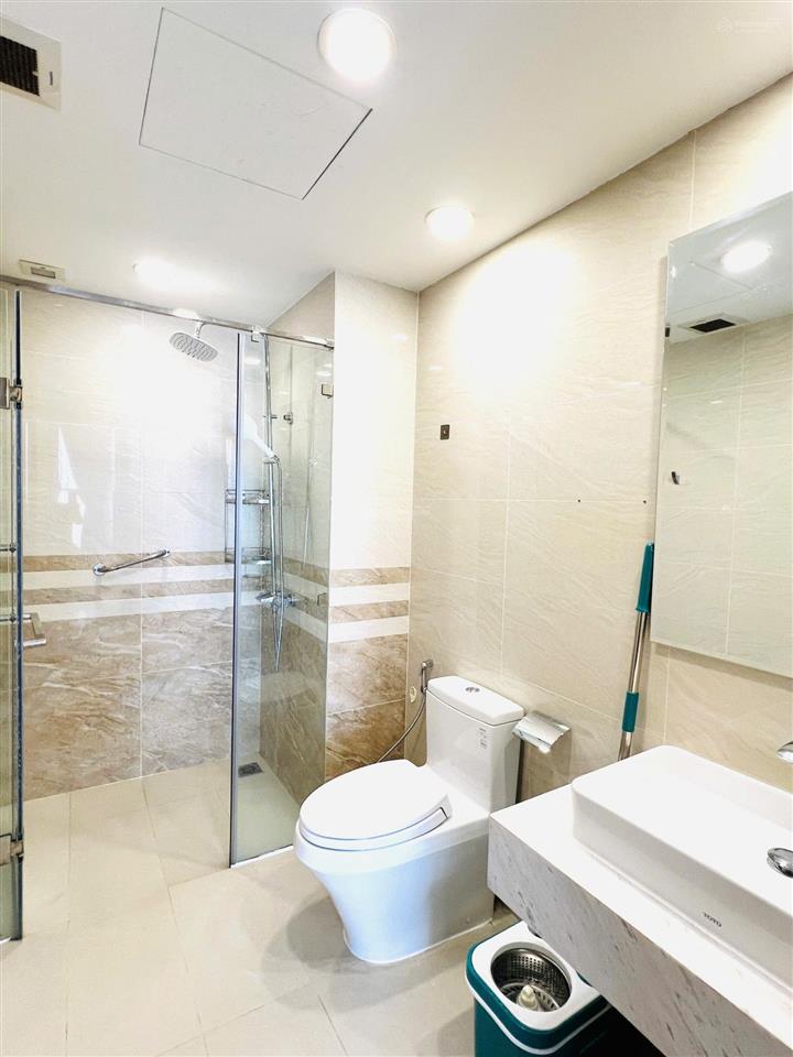 Cho thuê saigon royal tầng cao view bitexco & nhà rồng 88m2 2pn2wc chỉ 25 tr/th   0931 802 ***