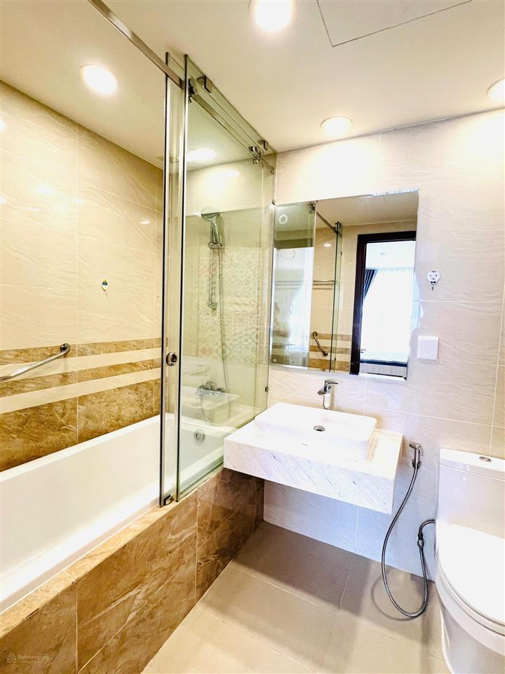 Cho thuê saigon royal tầng cao view bitexco & nhà rồng 88m2 2pn2wc chỉ 25 tr/th   0931 802 ***