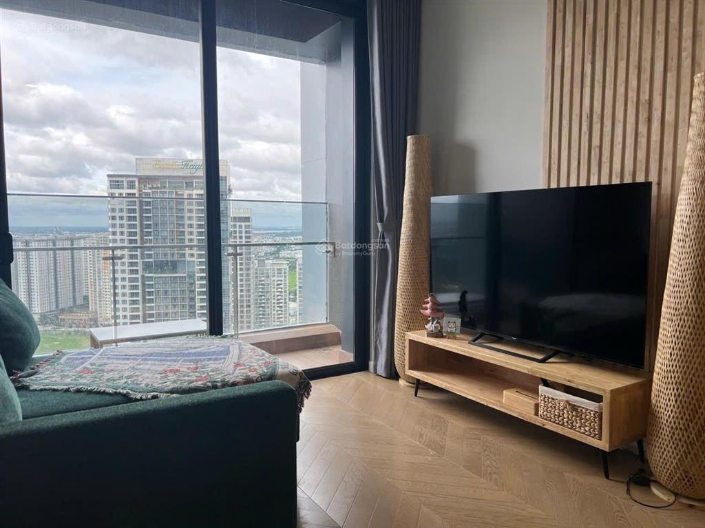 Hot deal cho thuê căn góc full nội thất 2pn lumiere riverside giá 37tr/tháng, sẵn chìa xem nhà dễ