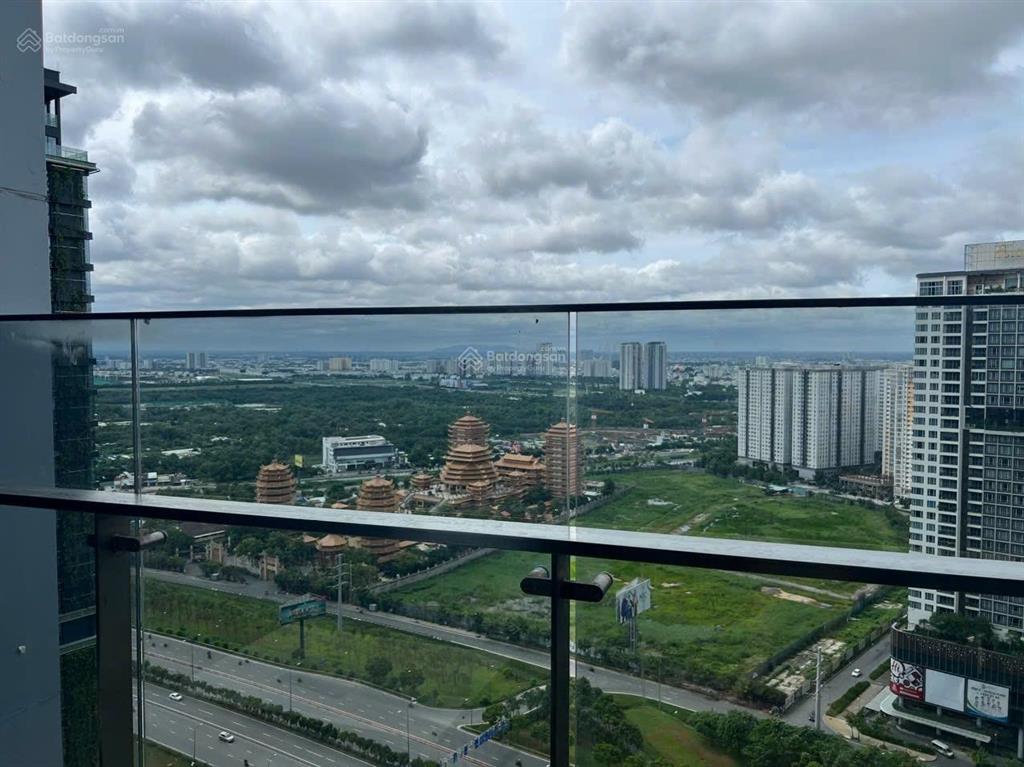 Hot deal cho thuê căn góc full nội thất 2pn lumiere riverside giá 37tr/tháng, sẵn chìa xem nhà dễ
