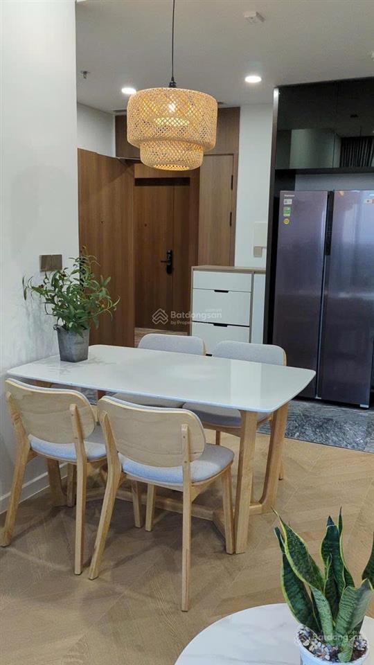 Chủ gửi cho thuê nhanh căn hộ 2pn lumiere riverside view sông trực diện, văn phòng tại dự án xem dễ