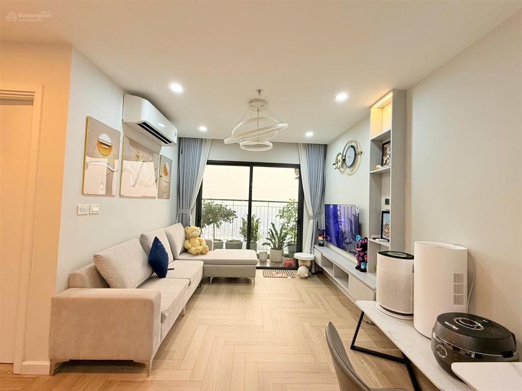 Cần bán gấp căn hộ 2pn 55m2  4 tỷ tòa imperia vinhomes smart city