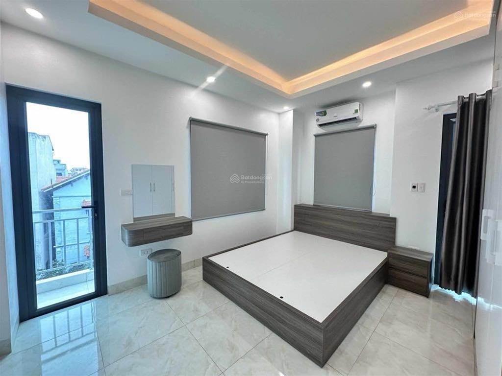 Bán nhà p. thượng cát  dt 40m2  5 tầng có thang máy  6,6 tỷ