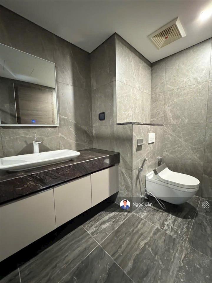 Căn hộ 2pn  138m  giá 18tr/th  vào ở ngay tại noble crystal riverside. q7
