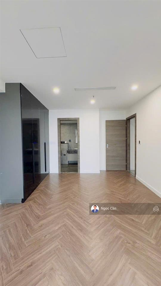 Căn hộ 2pn  138m  giá 18tr/th  vào ở ngay tại noble crystal riverside. q7