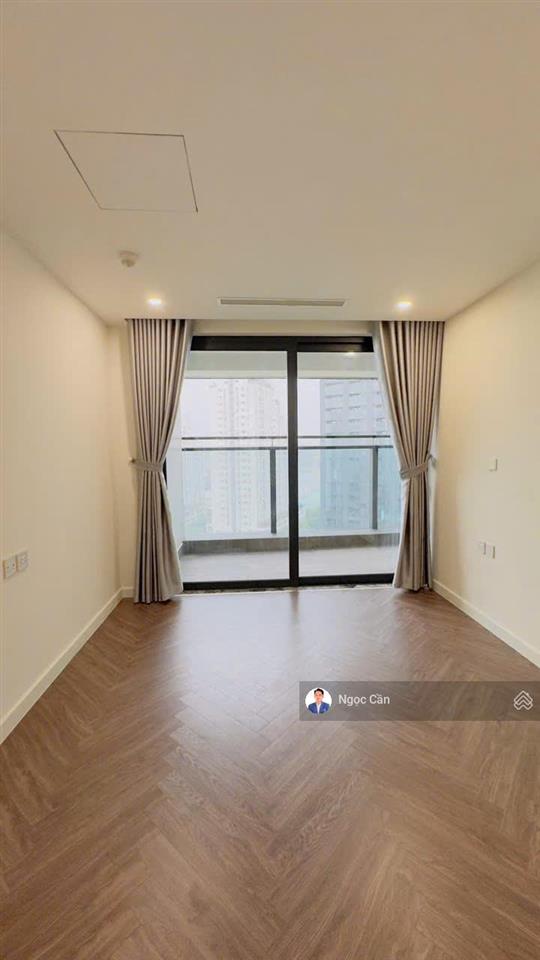 Căn hộ 2pn  138m  giá 18tr/th  vào ở ngay tại noble crystal riverside. q7