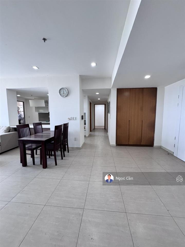 Cho thuê căn hộnoble crystai rivrside3pn155mgiá chỉ17tr/thcăn đẹpview thoáng