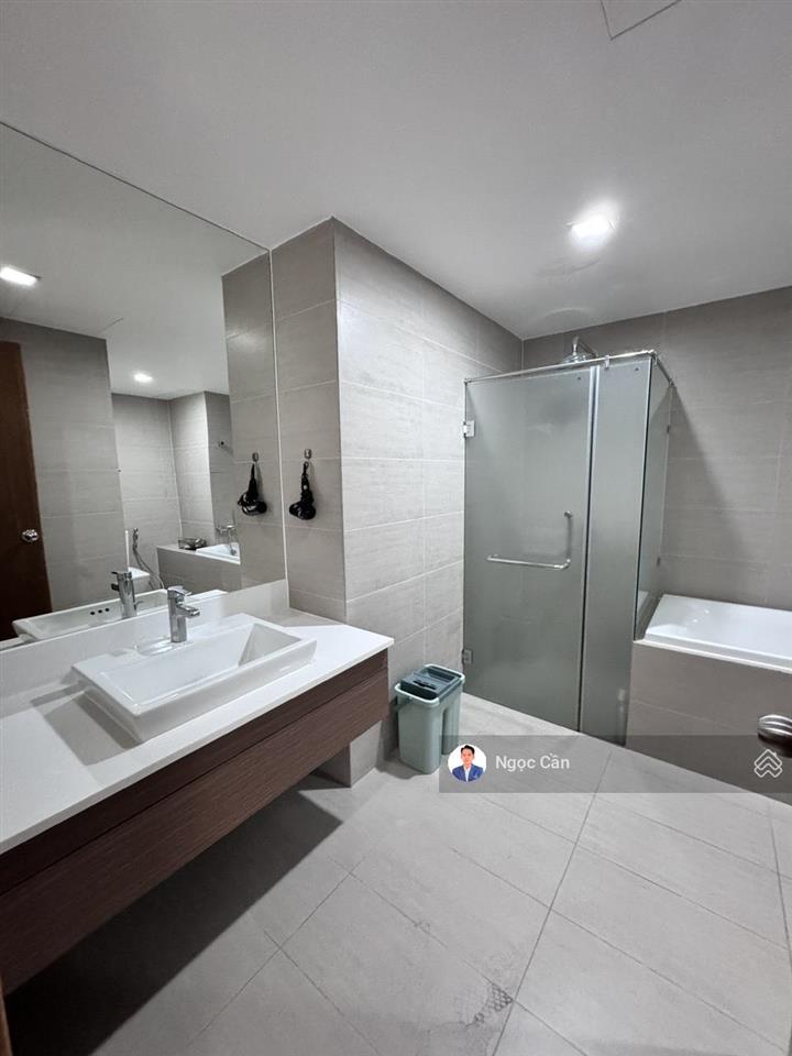 Cho thuê căn hộnoble crystai rivrside3pn155mgiá chỉ17tr/thcăn đẹpview thoáng