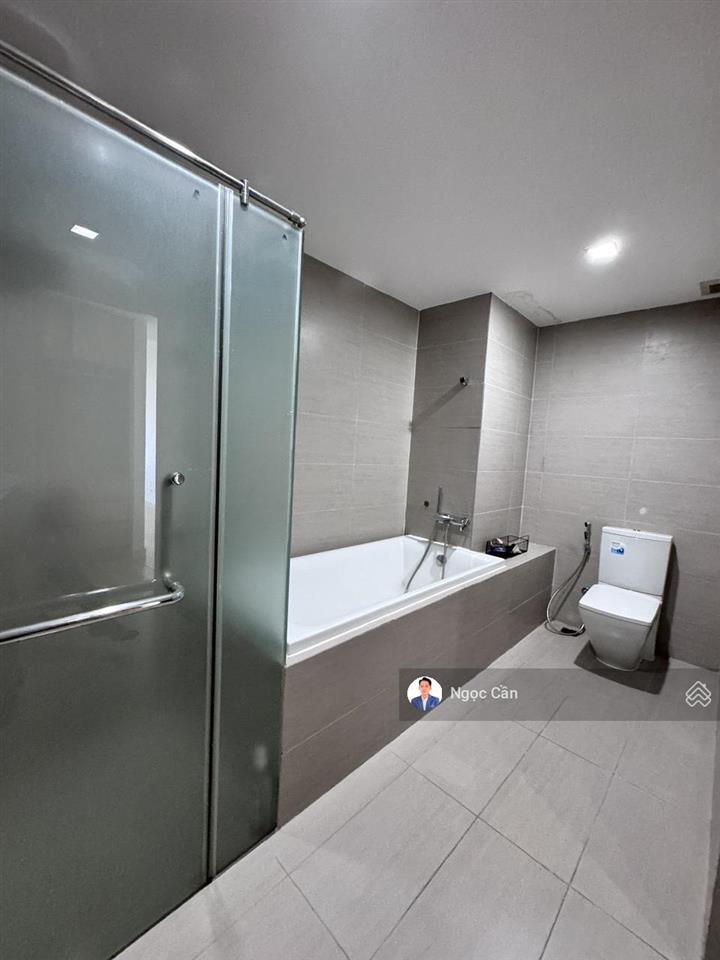 Cho thuê căn hộnoble crystai rivrside3pn155mgiá chỉ17tr/thcăn đẹpview thoáng