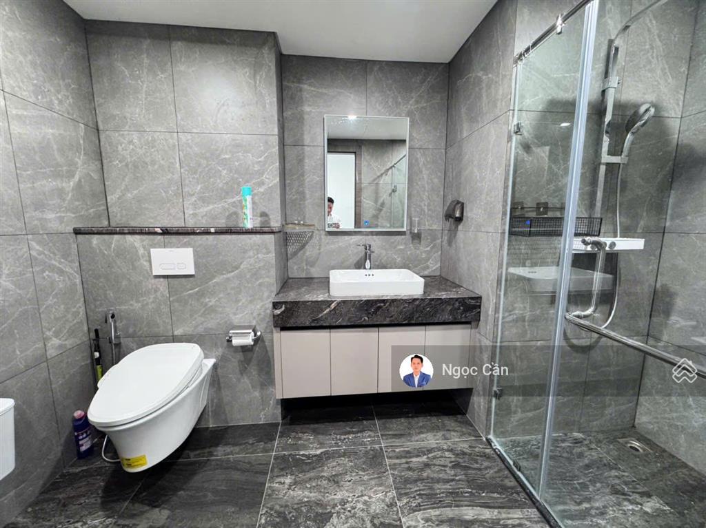 Căn hộ 2pn  110m2  giá chỉ 12tr/th  vào ở ngay  tại noble crystal riverside