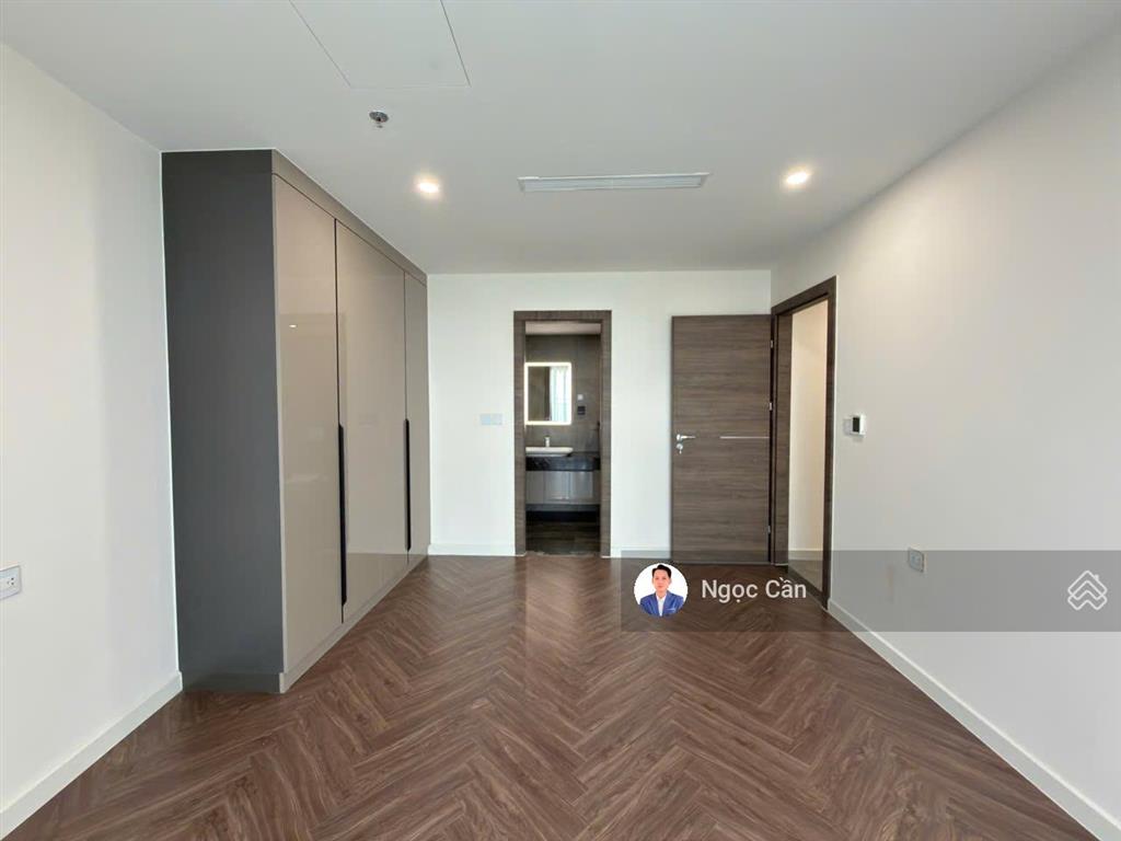 Cho thuê căn hộ 2pn + 1 kho, 138m², giá tốt 17tr/th miễn phí quản lí, đặc biệt view trọn pháo bông