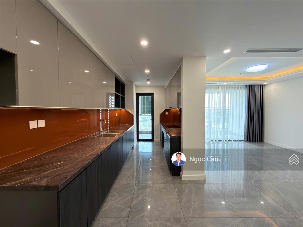 Cho thuê căn hộ 2pn + 1 kho, 138m², giá tốt 17tr/th miễn phí quản lí, đặc biệt view trọn pháo bông