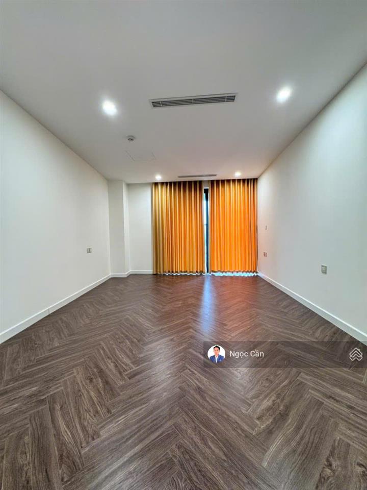 Căn hộ 2pn116m2giá chỉ 16tr/thview sông mát mẻ tại noble crystal riverside