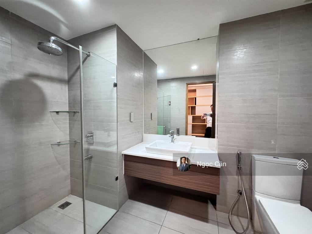 Cho thuê căn hộ 2pn+1kho 123mfullgiá 16tr/th vào ở ngay tại noble crystal riverside q7